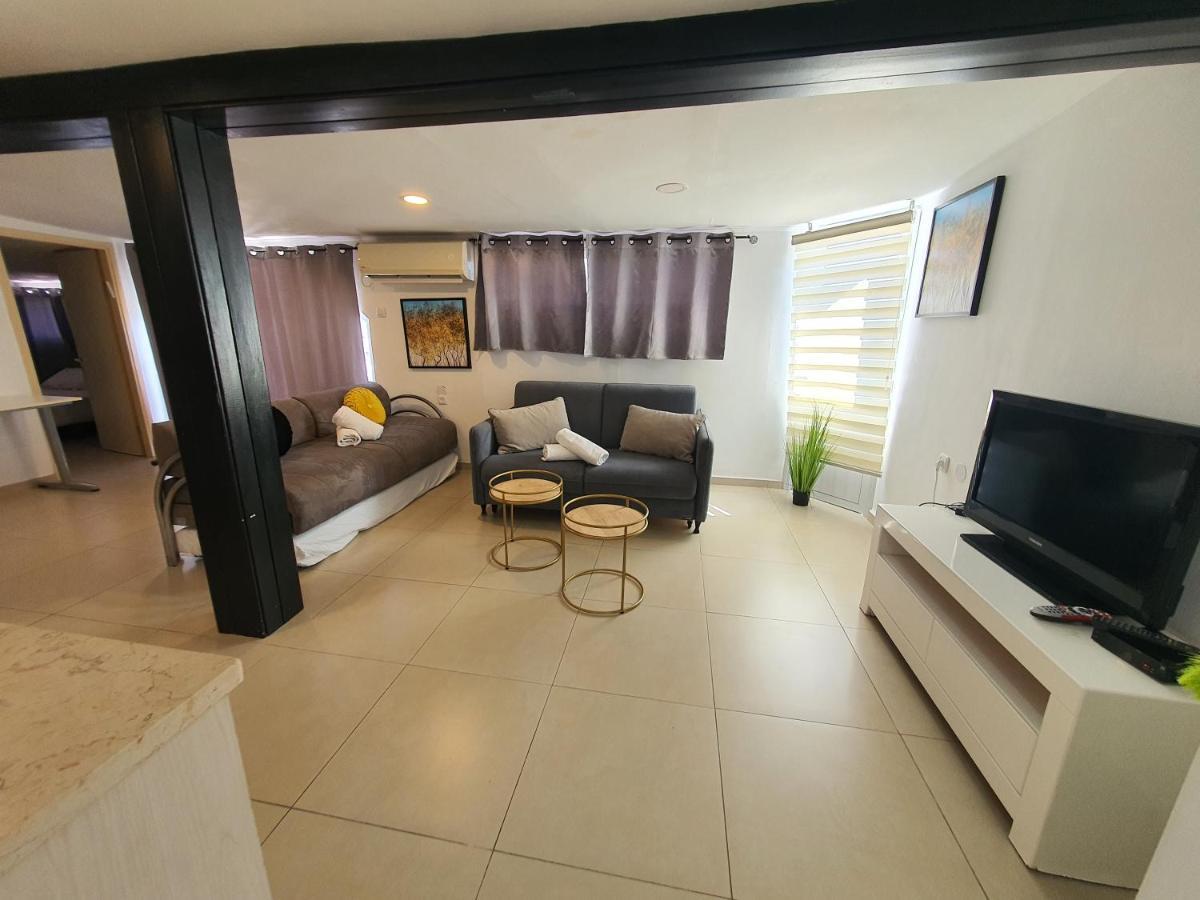 Barak Royal Suites 20 Sea View - ג'קוזי בחצר ומרפסות עם נוף לים Эйлат Экстерьер фото